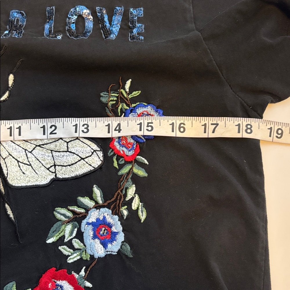 GUCCI BLACK S/S TEE SHIRT WITH BLIND FOR LOVE IN BLUE SEQUINS EMBROIDERED BEE - Picture 12 of 16